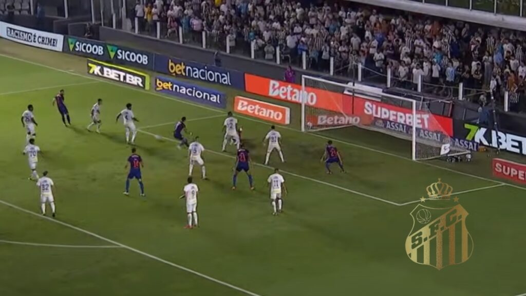 Defesa espetacular de Gabriel Brazão no jogo Santos x Bragantino.