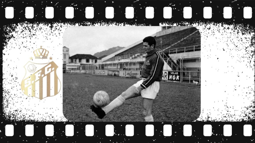 Emmanuele Del Vecchio comemora gol no título de 1955
